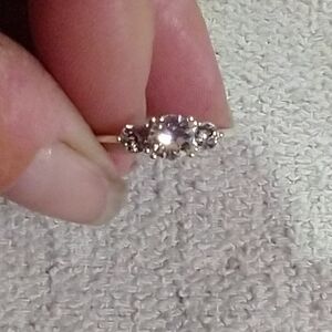 Silvertone 3 crystal ring 💍 sz.9
